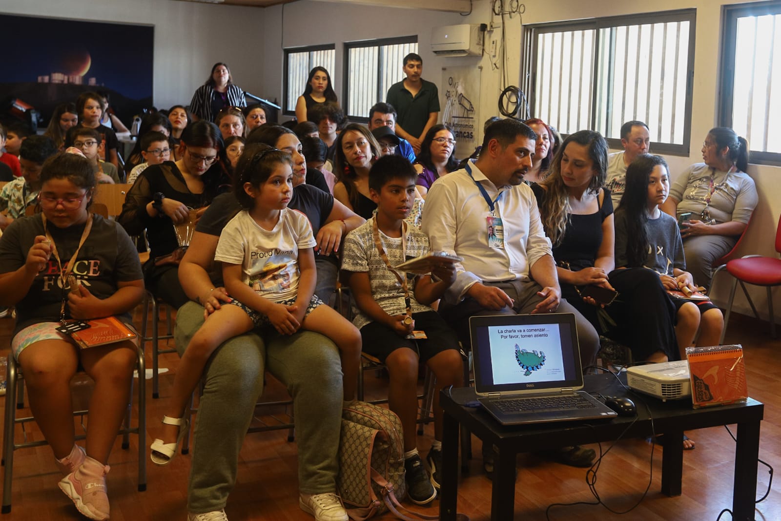 Inauguración club paleontologia
