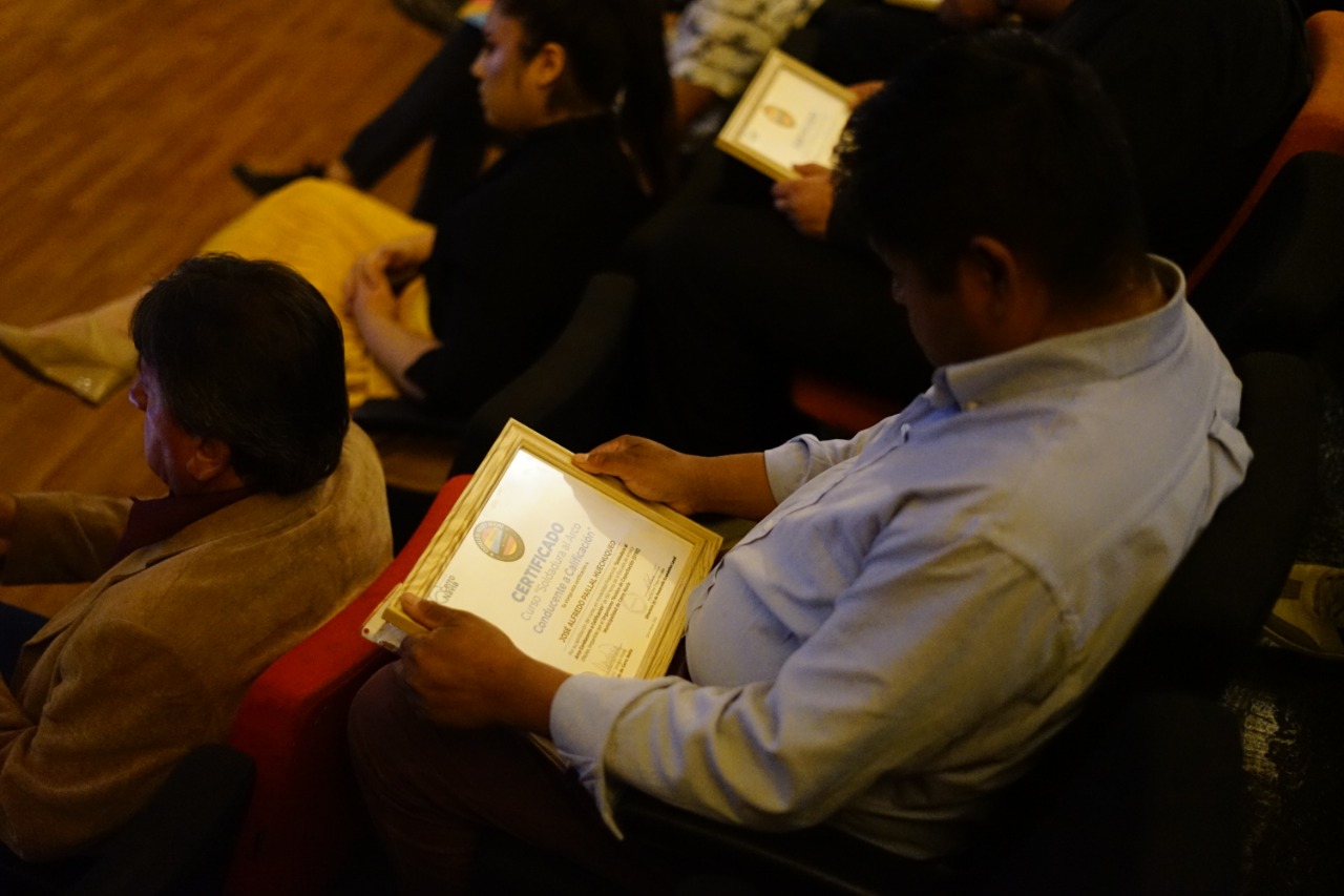 Ceremonia Escuela de Artes y Oficios: Vecinas y vecinos de Cerro Navia se certifican