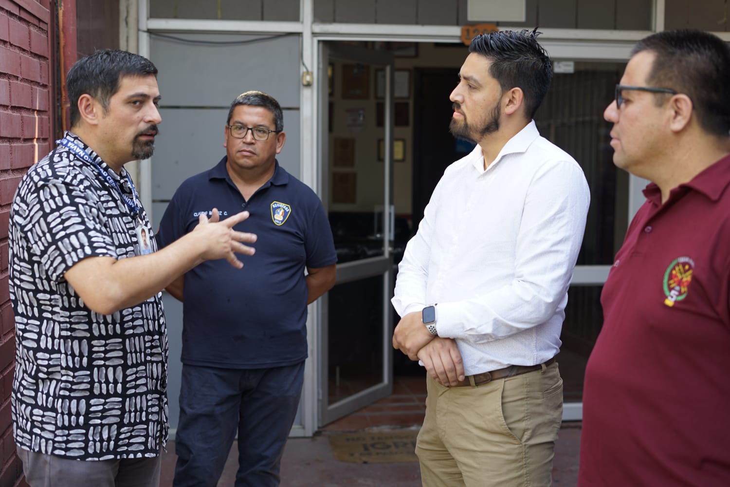 Banco de Alimentos de Cerro Navia entrega apoyo a la Quinta Compañía del Cuerpo de Bomberos 