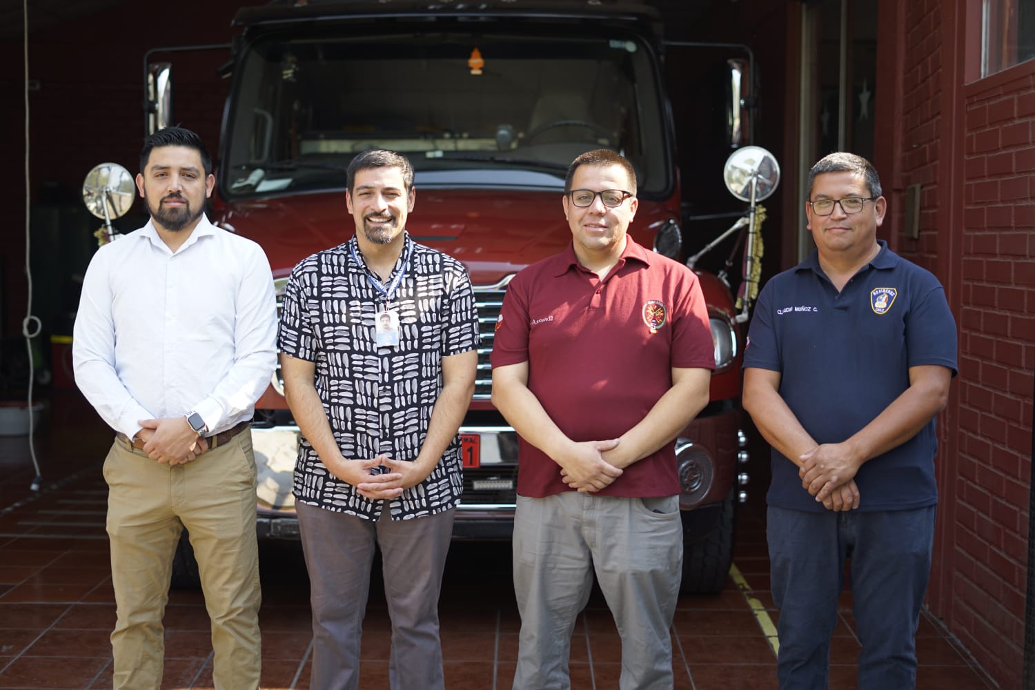 Banco de Alimentos de Cerro Navia entrega apoyo a la Quinta Compañía del Cuerpo de Bomberos 