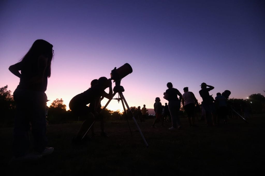 Piano Bajo Las Estrellas en Cerro Navia.