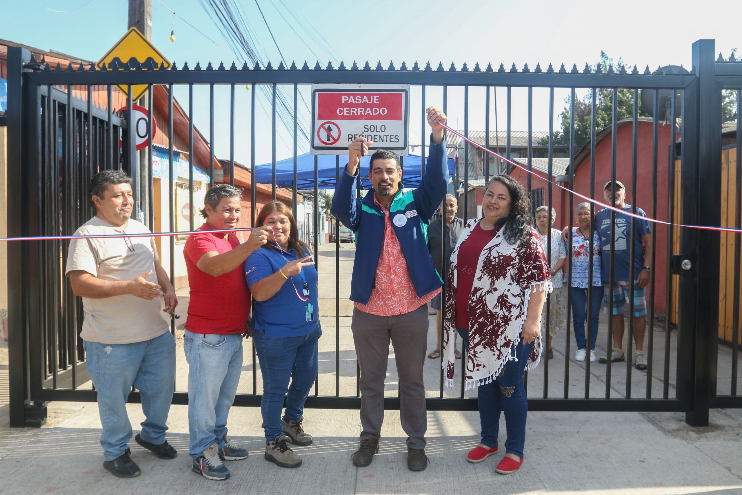 Inauguración del primer cierre de pasaje colaborativo Cerro Navia