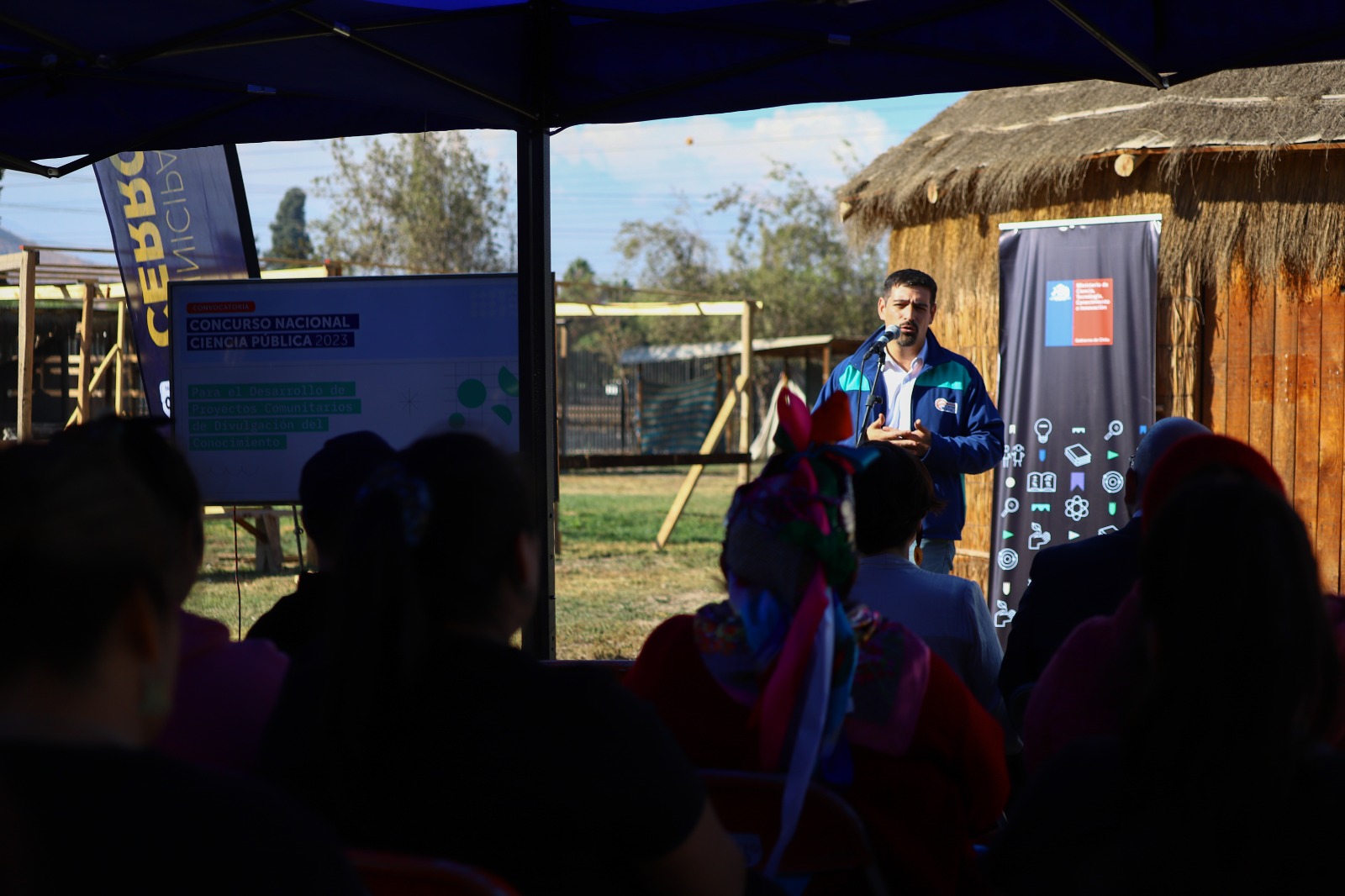 Aisén Etcheverry y Giorgio Jackson Ministros presentan Concurso Nacional Ciencia Pública de Proyectos Comunitarios en Cerro Navia