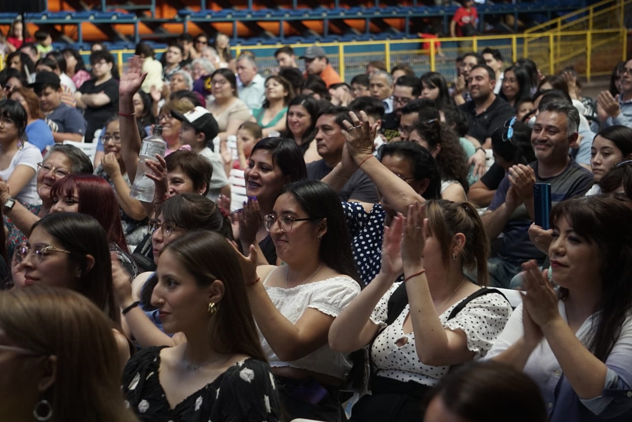 ¡Pasamos la meta! Más de 400 vecinas y vecinos formados en lengua de señas