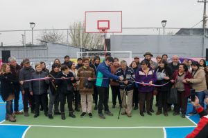Cerro Navia inaugura tres centros deportivos