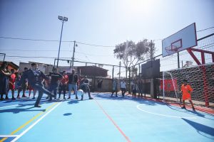 Cerro Navia inaugura tres centros deportivos