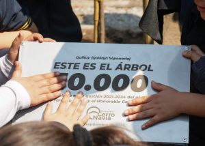 ¡Cerro Navia planta el árbol 10 mil!