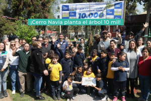 ¡Cerro Navia planta el árbol 10 mil!